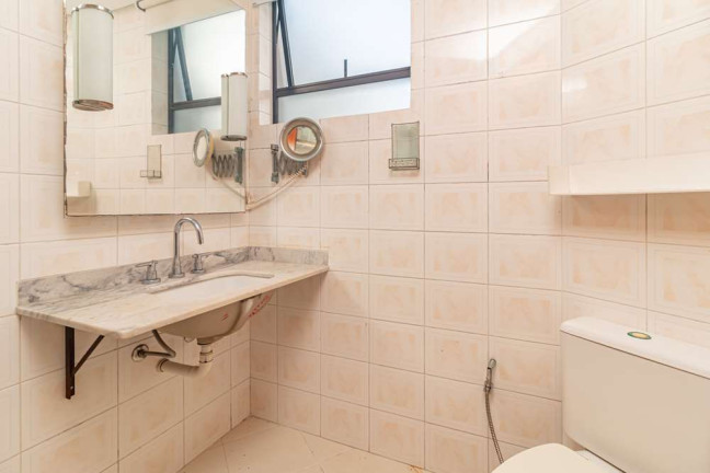 Imagem Imóvel com 2 Quartos à Venda, em Petrópolis - Porto Alegre Imagem Imóvel com 2 Quartos à Venda, em Petrópolis - Porto Alegre