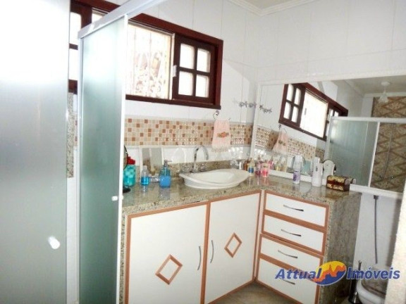 Imagem Casa com 4 Quartos à Venda, 233 m² em Fazendinha - Teresópolis