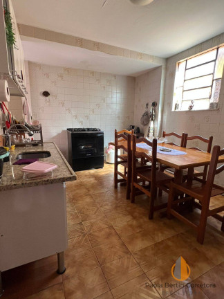 Imagem Casa com 7 Quartos à Venda, 531 m² em Gradim - São Gonçalo