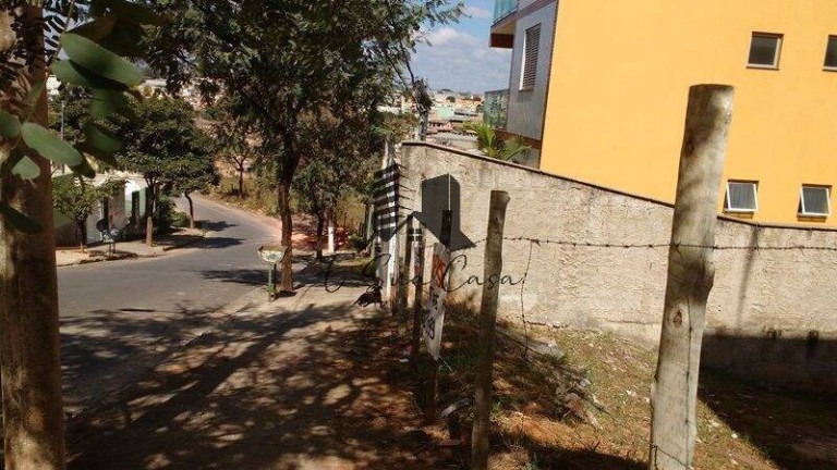 Imagem Terreno à Venda, 480 m² em Cabral - Contagem Imagem Terreno à Venda, 480 m² em Cabral - Contagem