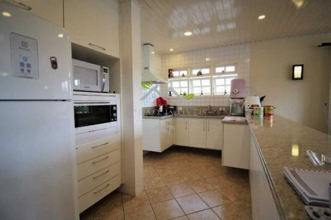 Imagem Casa com 3 Quartos à Venda, 270 m² em Vila Telma - Campos Do Jordão