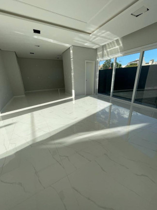 Imagem Sobrado com 3 Quartos à Venda, 215 m² em Mont Serrat - Canoas