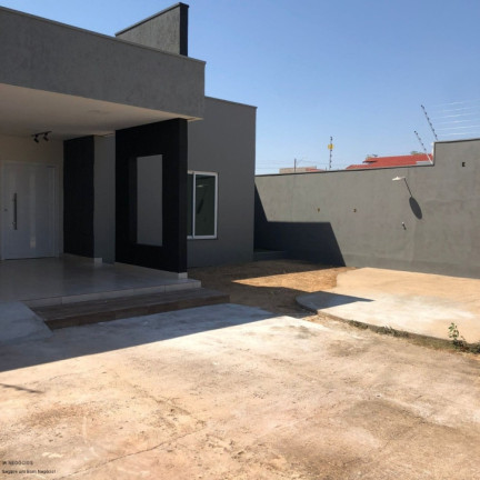 Imagem Casa com 3 Quartos à Venda, 300 m² em Vila Verde - Cacoal Imagem Casa com 3 Quartos à Venda, 300 m² em Vila Verde - Cacoal