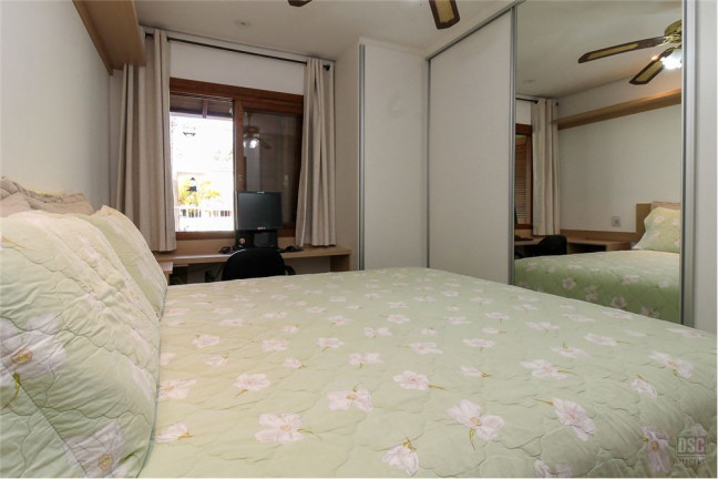 Imagem Casa com 2 Quartos à Venda, em Hípica - Porto Alegre Imagem Casa com 2 Quartos à Venda, em Hípica - Porto Alegre