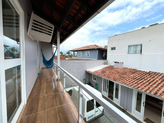 Imagem Casa com 3 Quartos à Venda, 167 m² em Costeira - Balneário Barra Do Sul Imagem Casa com 3 Quartos à Venda, 167 m² em Costeira - Balneário Barra Do Sul