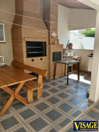 Imagem Casa com 3 Quartos à Venda, 360 m² em Jacareí Imagem Casa com 3 Quartos à Venda, 360 m² em Jacareí