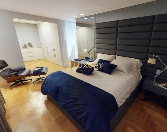 Imagem Imóvel com 4 Quartos à Venda, 246 m² em Santo Antônio - Belo Horizonte