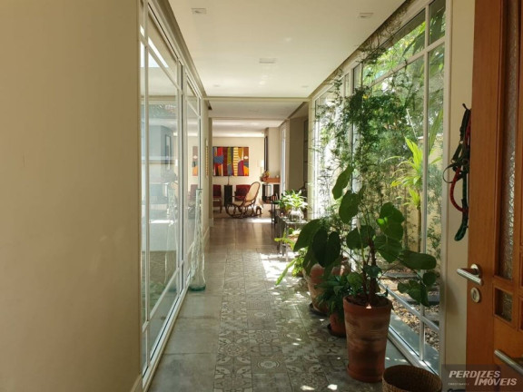 Casa com 3 Quartos para Alugar, 370 m² em Boaçava - São Paulo