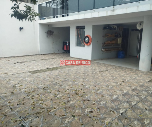 Imagem Casa com 1 Quarto à Venda, 60 m² em Alto Boqueirão - Curitiba Imagem Casa com 1 Quarto à Venda, 60 m² em Alto Boqueirão - Curitiba