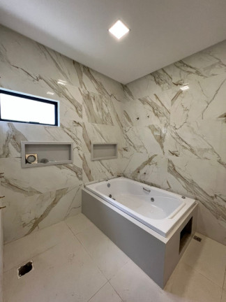 Imagem Casa de Condomínio com 5 Quartos à Venda, 490 m² em Condomínio Do Lago - Goiânia
