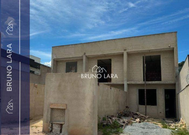 Casa com 2 Quartos à Venda, 80 m² em Bom Retiro - Betim
