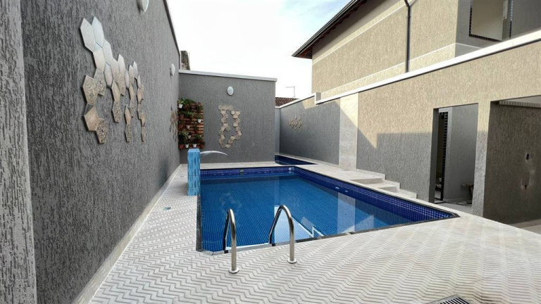 Casa com 2 Quartos à Venda, 49 m² em Maracanã - Praia Grande
