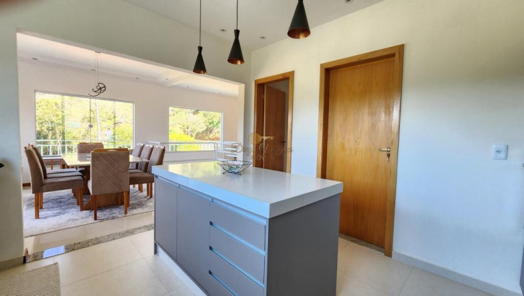 Imagem Casa com 4 Quartos à Venda, 223 m² em Albuquerque - Teresópolis