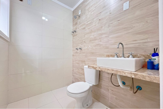 Imagem Casa com 3 Quartos à Venda, 210 m² em Hípica - Porto Alegre Imagem Casa com 3 Quartos à Venda, 210 m² em Hípica - Porto Alegre