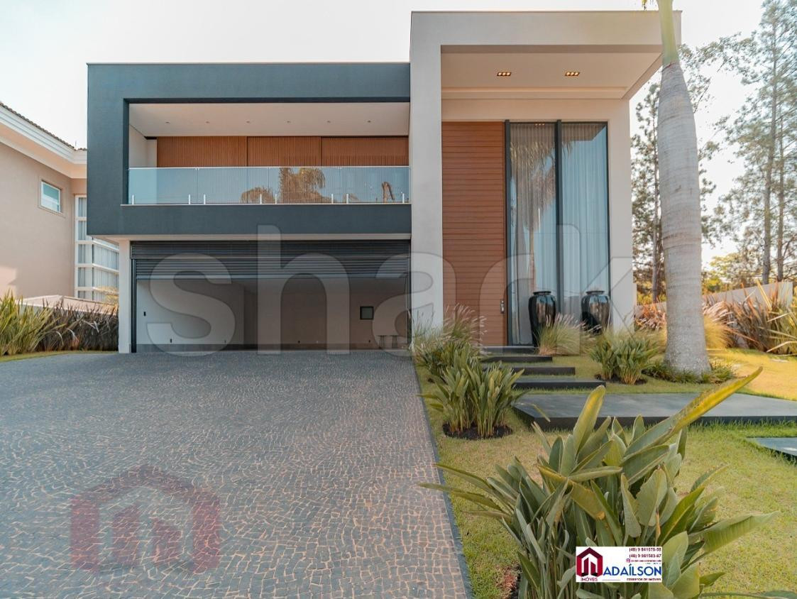 Imóvel com 6 Quartos à Venda, 900 m²