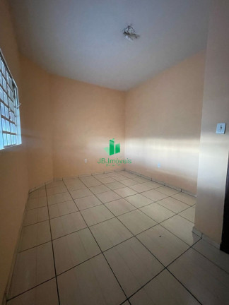 Imagem Casa com 3 Quartos para Alugar, 1 m² em Jardim Palmeiras - Montes Claros Imagem Casa com 3 Quartos para Alugar, 1 m² em Jardim Palmeiras - Montes Claros
