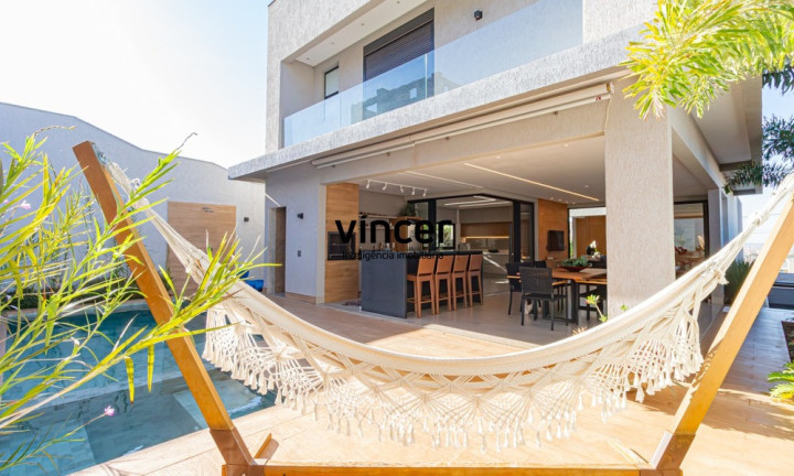 Imagem Casa com 4 Quartos à Venda, 297 m² em Jardins Nápoles - Senador Canedo
