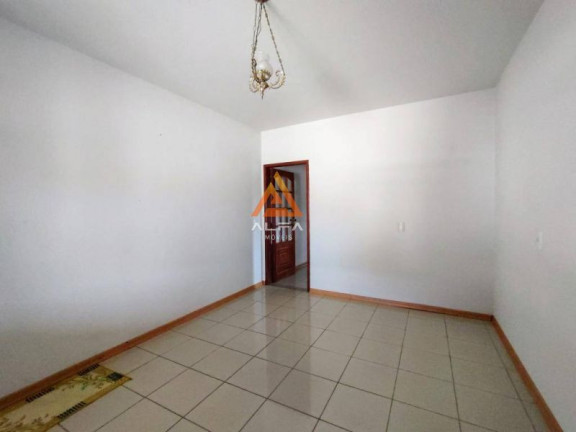 Imagem Casa com 4 Quartos à Venda, 300 m²