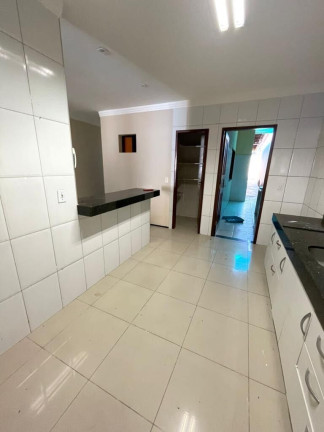 Imagem Casa com 3 Quartos à Venda, 168 m² em Itaperi - Fortaleza Imagem Casa com 3 Quartos à Venda, 168 m² em Itaperi - Fortaleza