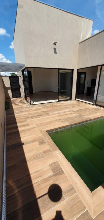 Imagem Casa de Condomínio com 3 Quartos à Venda, 300 m² em Villa De Leon - Piratininga