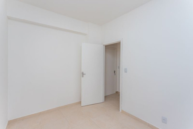 Imagem Imóvel com 1 Quarto à Venda, 23 m² em Centro Histórico - Porto Alegre Imagem Imóvel com 1 Quarto à Venda, 23 m² em Centro Histórico - Porto Alegre
