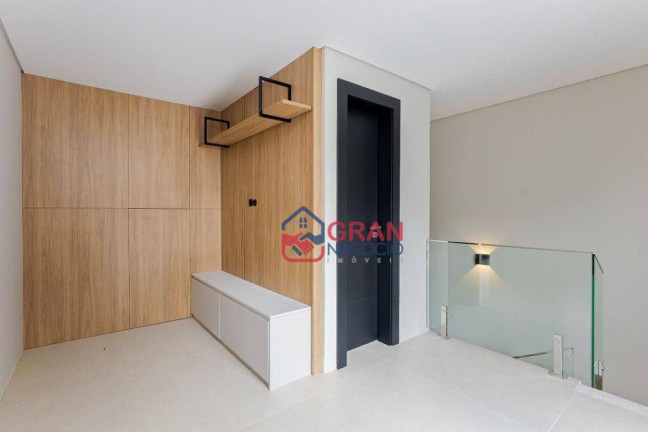 Imagem Sobrado com 3 Quartos para Alugar, 191 m² em Santa Felicidade - Curitiba