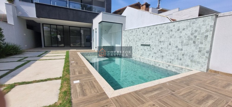 Casa com 4 Quartos à Venda, 350 m² em Barra Da Tijuca - Rio De Janeiro