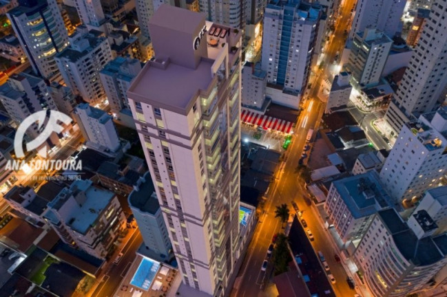 Imagem Apartamento com 4 Quartos à Venda, 146 m² em Centro - Balneário Camboriú Imagem Apartamento com 4 Quartos à Venda, 146 m² em Centro - Balneário Camboriú