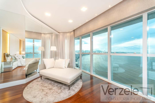 Imagem Apartamento com 6 Quartos à Venda, 740 m² em Centro - Balneário Camboriú Imagem Apartamento com 6 Quartos à Venda, 740 m² em Centro - Balneário Camboriú