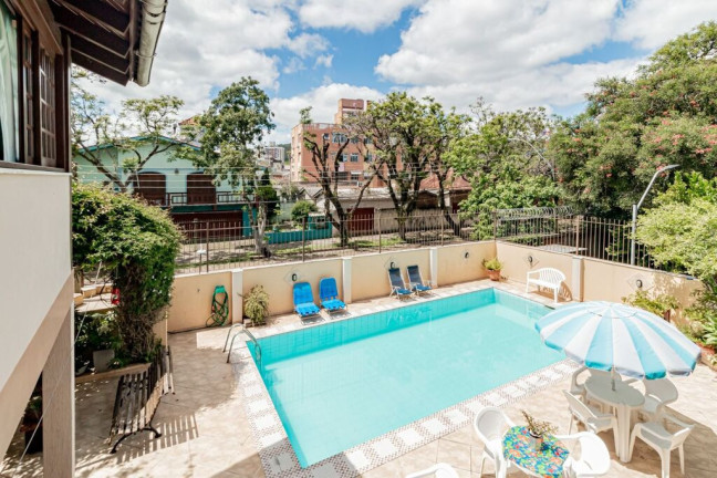 Imagem Casa com 3 Quartos à Venda, 270 m² em Partenon - Porto Alegre
