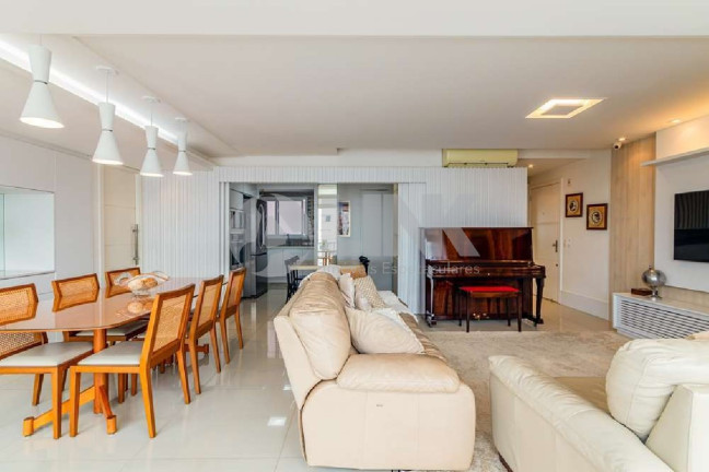 Imagem Apartamento com 3 Quartos à Venda, 125 m² em Jardim Europa - Porto Alegre Imagem Apartamento com 3 Quartos à Venda, 125 m² em Jardim Europa - Porto Alegre