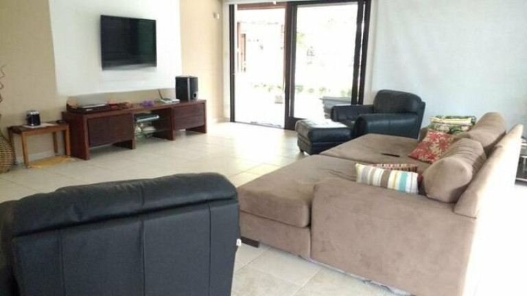 Imagem Casa com 5 Quartos à Venda, 900 m² Imagem Casa com 5 Quartos à Venda, 900 m²