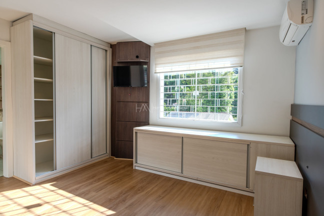 Imagem Casa com 3 Quartos à Venda, 151 m² em Campo Comprido - Curitiba Imagem Casa com 3 Quartos à Venda, 151 m² em Campo Comprido - Curitiba