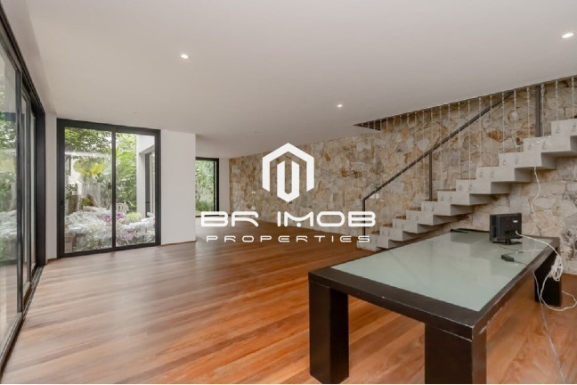 Imagem Casa com 3 Quartos à Venda, 318 m² em Jardim Paulista - São Paulo Imagem Casa com 3 Quartos à Venda, 318 m² em Jardim Paulista - São Paulo