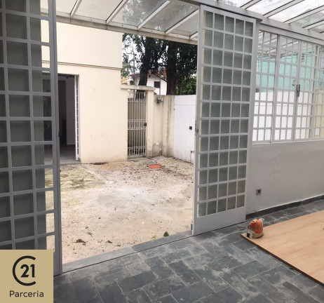 Imagem Sobrado com 4 Quartos para Alugar, 300 m² em Campo Belo - São Paulo