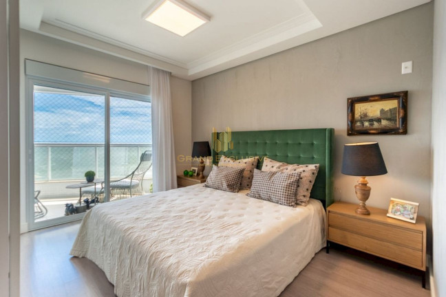 Imagem Apartamento com 3 Quartos à Venda, 179 m² em Centro - Balneário Camboriú Imagem Apartamento com 3 Quartos à Venda, 179 m² em Centro - Balneário Camboriú