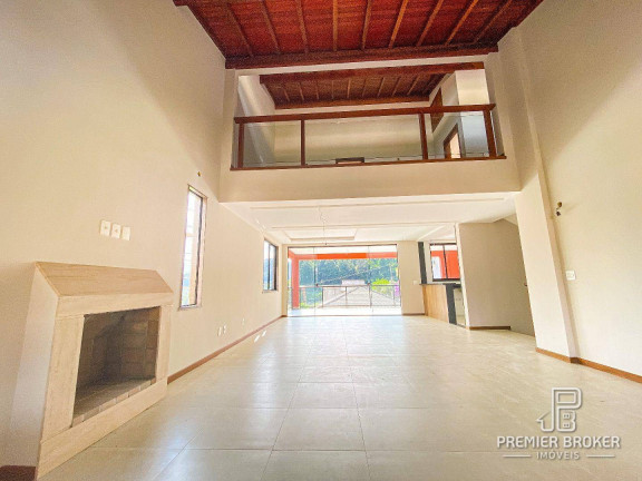 Imagem Casa com 3 Quartos à Venda, 300 m² em Vargem Grande - Teresópolis Imagem Casa com 3 Quartos à Venda, 300 m² em Vargem Grande - Teresópolis
