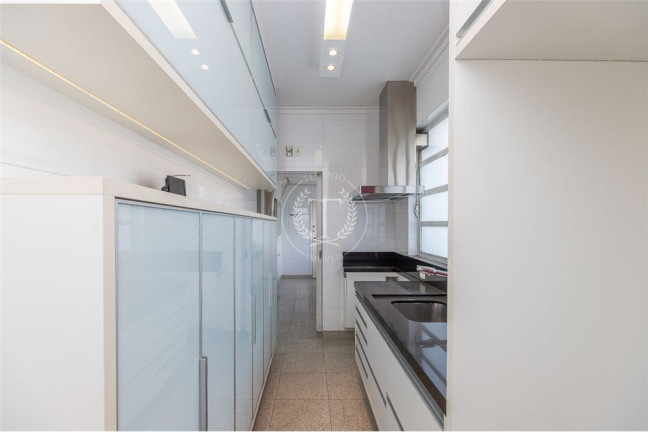 Imagem Apartamento com 2 Quartos à Venda, 180 m² em Cerqueira César - São Paulo
