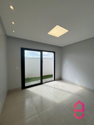 Imagem Casa de Condomínio com 3 Quartos à Venda, 278 m² em Jardins Parma - Senador Canedo