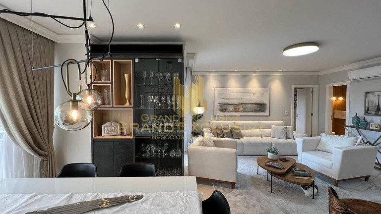 Imagem Apartamento com 3 Quartos à Venda, 140 m² em Centro - Balneário Camboriú