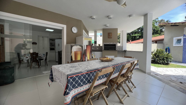 Imagem Casa com 4 Quartos à Venda, 245 m² em Riviera De São Lourenço - Bertioga Imagem Casa com 4 Quartos à Venda, 245 m² em Riviera De São Lourenço - Bertioga