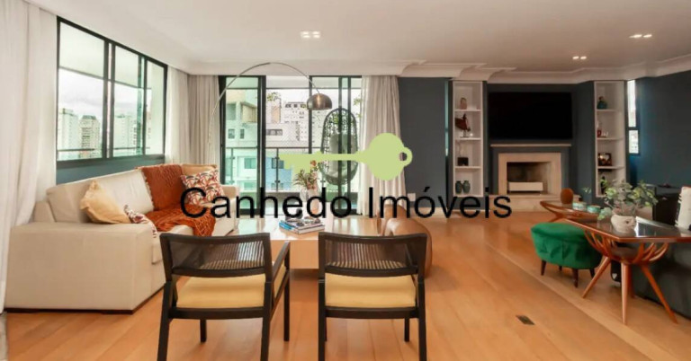 Apartamento com 3 Quartos à Venda, 235 m² em Moema - São Paulo
