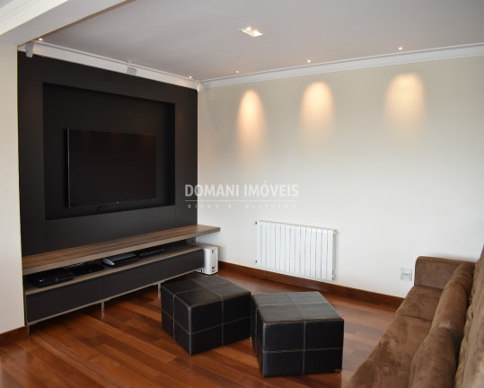 Imagem Casa com 6 Quartos à Venda, 980 m² em Região De Capivari - Campos Do Jordão