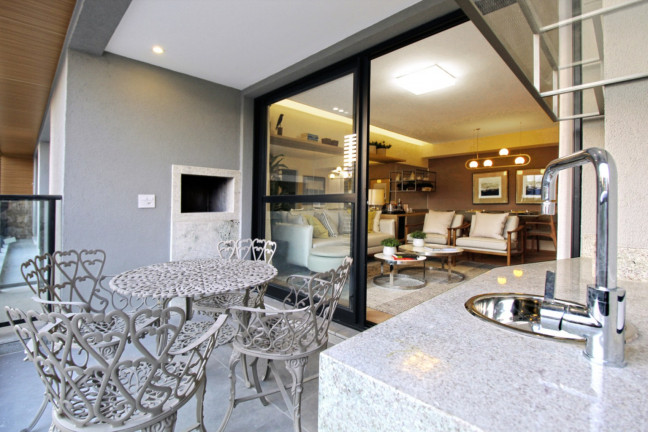 Imagem Imóvel com 2 Quartos à Venda, 182 m² em Petrópolis - Porto Alegre Imagem Imóvel com 2 Quartos à Venda, 182 m² em Petrópolis - Porto Alegre