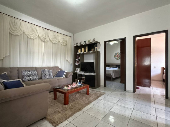 Imagem Casa com 4 Quartos à Venda, 220 m² em Centro - Balneário Barra Do Sul
