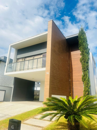 Sobrado com 4 Quartos à Venda, 688 m² em Santa Regina - Camboriú