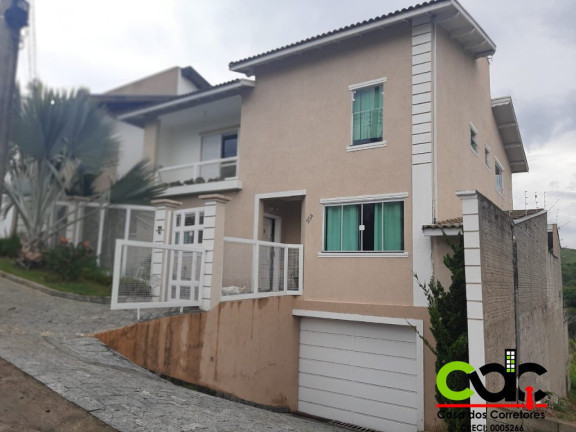 Sobrado com 3 Quartos à Venda,  em Residencial Morumbí - Poços De Caldas