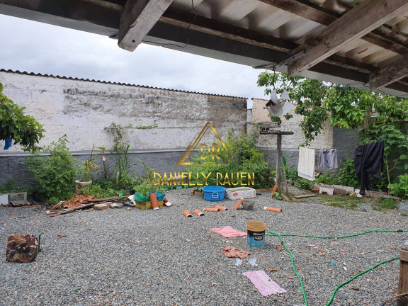 Casa com 3 Quartos à Venda,  em Joinville