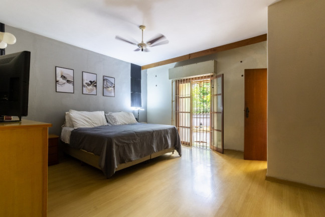 Imagem Sobrado com 3 Quartos à Venda, 232 m² em Mirandópolis - São Paulo
