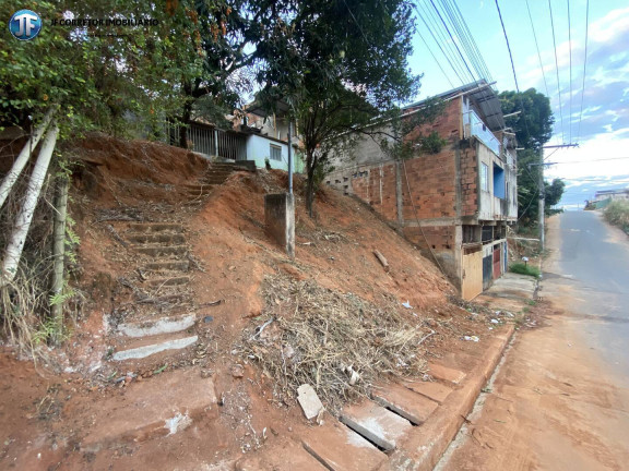 Imagem Terreno à Venda, 360 m² em Esperança - Ipatinga